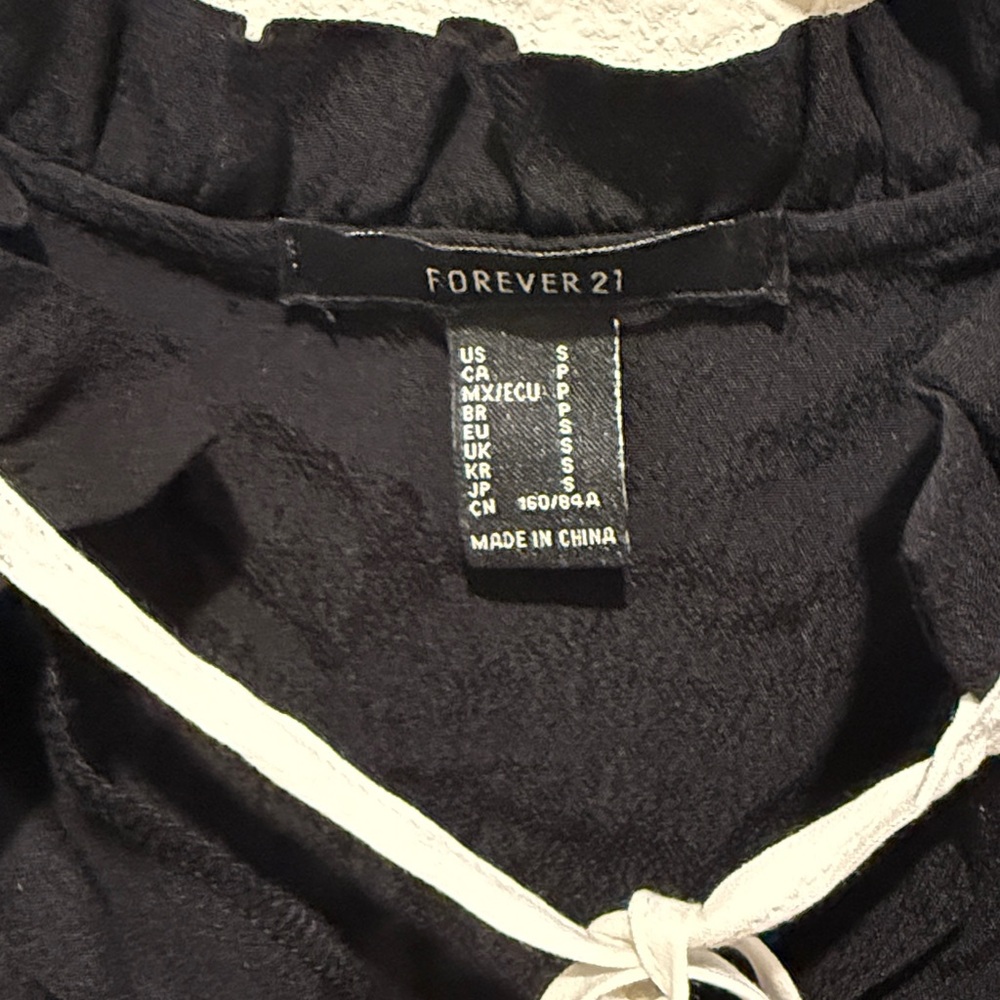 Forever 21 Top - Picture 3 of 6